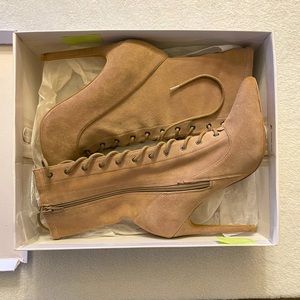 Steve Madden Satisfied Taupe Suede Heel